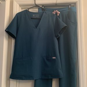 FIGS Caribbean Blue. size S. Top Only. 3 pockets.